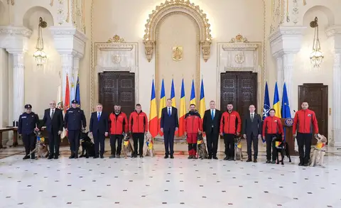 Ceremonie de decorare a echipelor RO-USAR 1 si RO-USAR 2