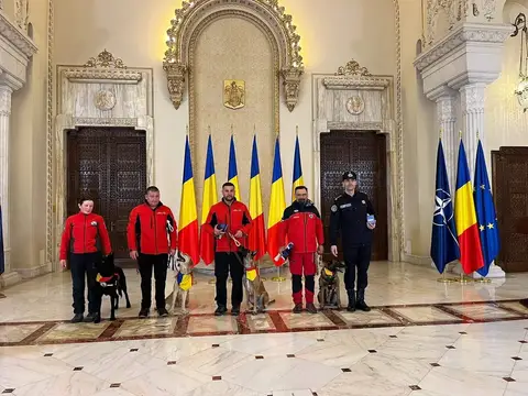 Ceremonie de decorare a echipelor RO-USAR 1 si RO-USAR 2