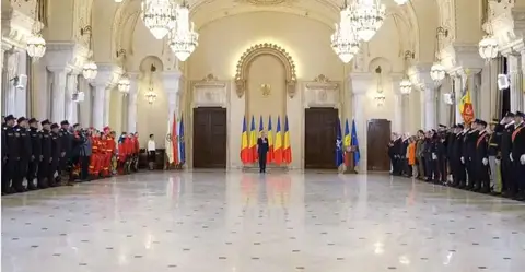 Ceremonie de decorare a echipelor RO-USAR 1 si RO-USAR 2