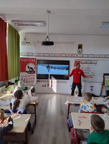 Câinii de salvare la Școala Altfel 2024