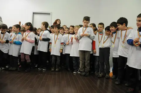 Cora te provoacă să știi mai multe, să fii mai bun! - prima zi